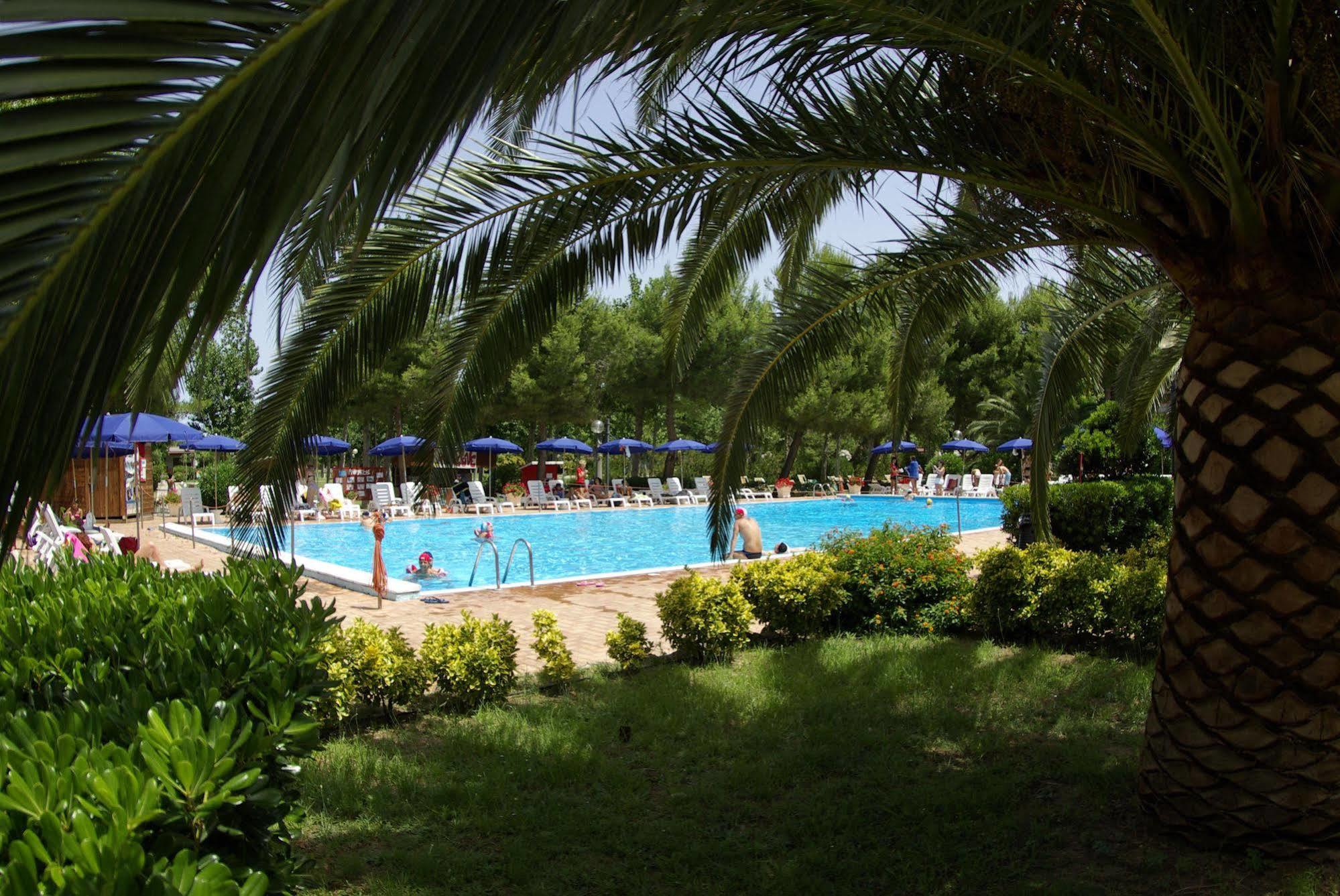 Villaggio Albatros Resort Lesina Exteriör bild