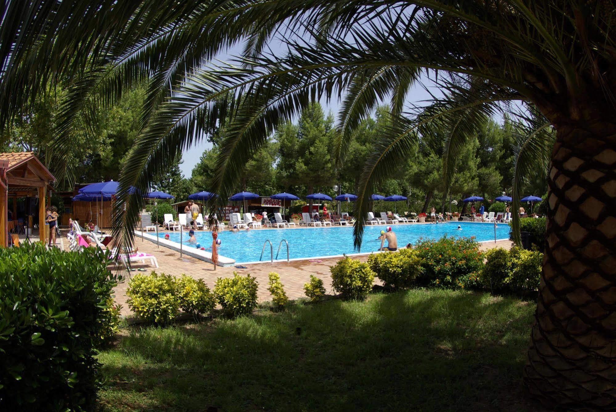 Villaggio Albatros Resort Lesina Exteriör bild